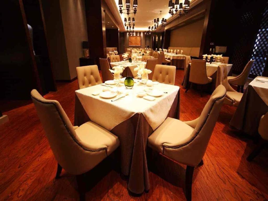 Haiyang Shenglong Jianguo Hotel Fengcheng  Экстерьер фото