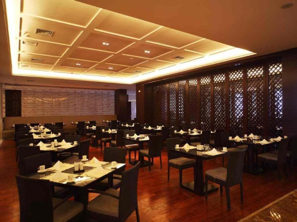 Haiyang Shenglong Jianguo Hotel Fengcheng  Экстерьер фото
