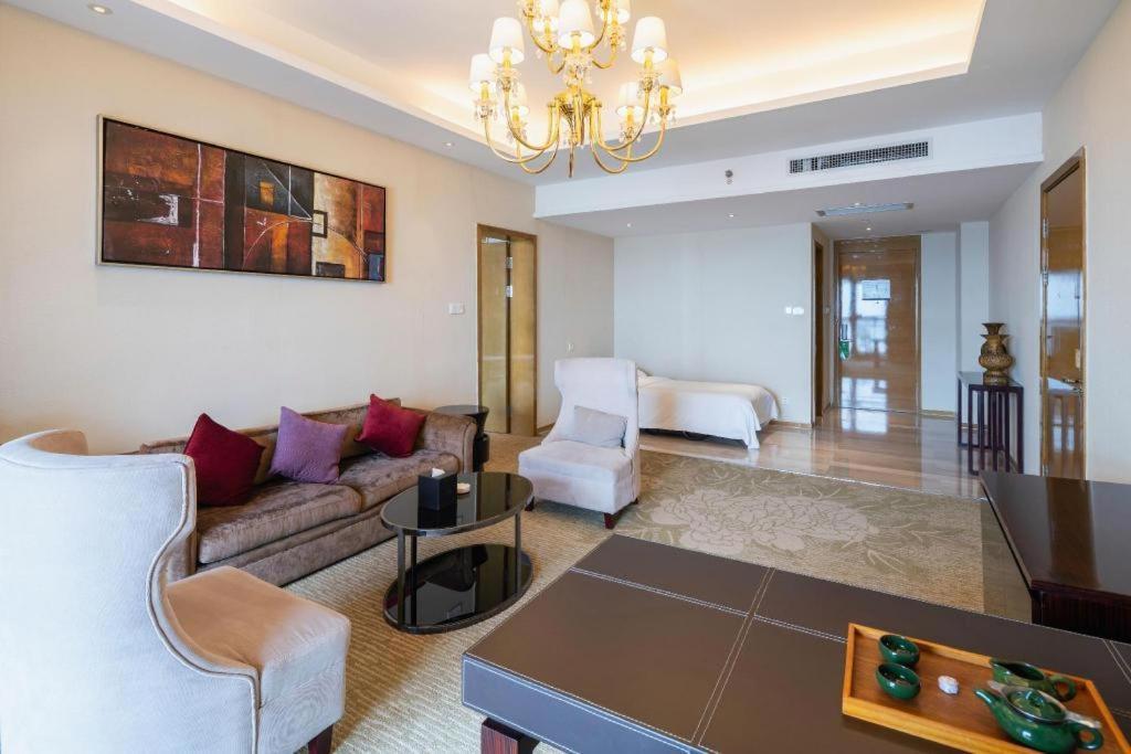 Haiyang Shenglong Jianguo Hotel Fengcheng  Экстерьер фото