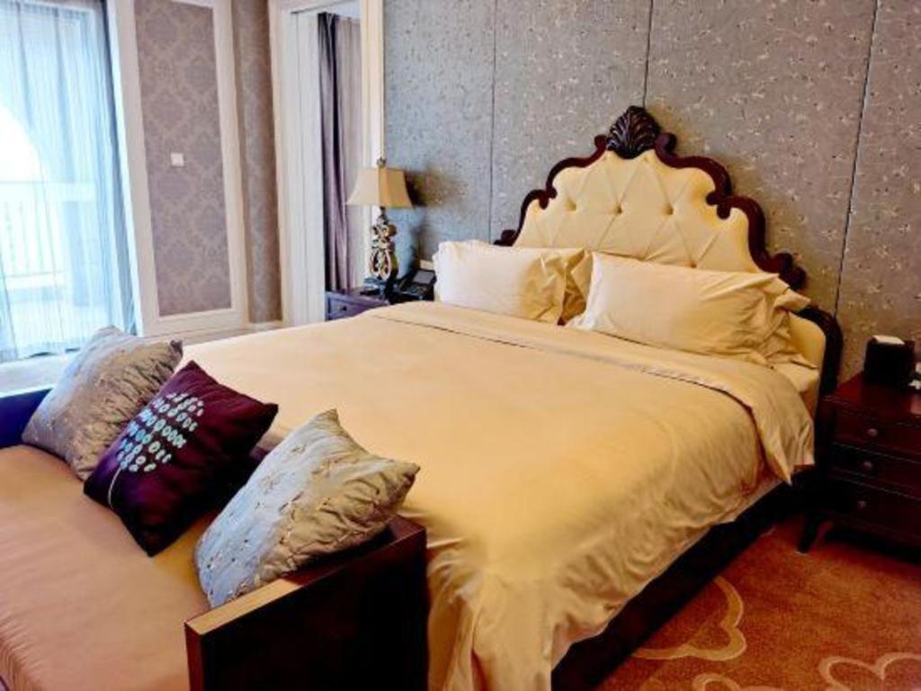 Haiyang Shenglong Jianguo Hotel Fengcheng  Экстерьер фото